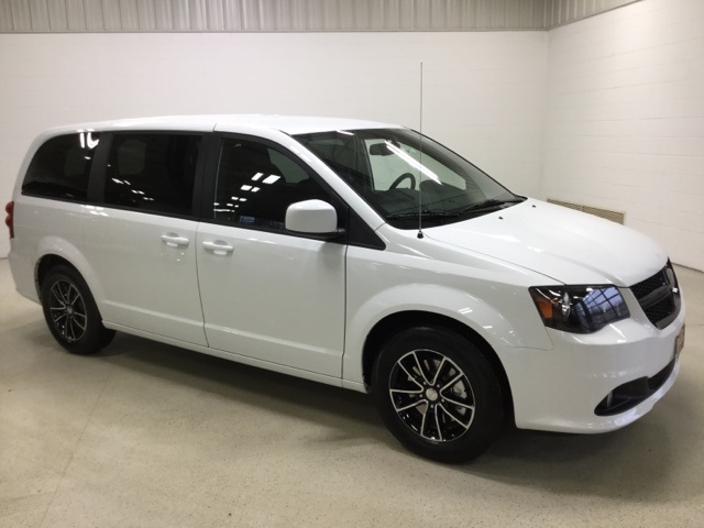 2018 dodge caravan se
